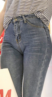 元旦献礼超紧牛仔透内痕骆驼趾让人流鼻血