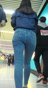 紧身裤和小蛮腰绝对是绝配第四季