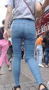 新年献礼偶遇苹果大宽臀深沟美女第三季