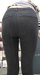 新年献礼超紧黑牛仔饱满紧翘臀少女第二季