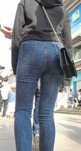 超紧牛仔饱满肥臀小少妇