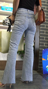 高跟喇叭牛仔裤长发大美女