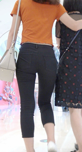 超紧打底裤宽臀小姐姐买鞋子