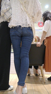 性感牛仔西裤靓丽大美女两枚第一季