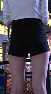 性感美腿短裤美女