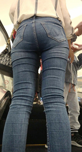 性感牛仔大翘臀美女姐姐