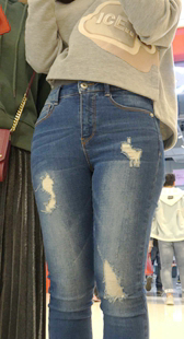 性感蓝牛眼镜妹金三角特写