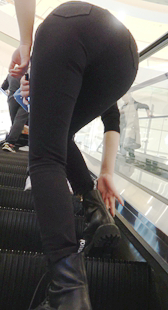 紧身黑裤饱满紧臀金三角少妇