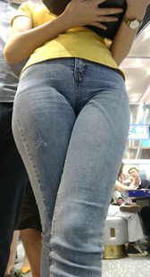 春节献礼和男友一起买面包的性感女友