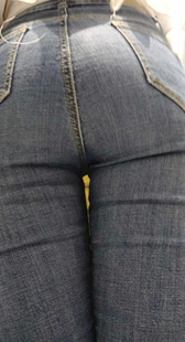 饱满圆润翘臀牛仔妹子