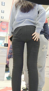 性感黑裤紧臀长发少女