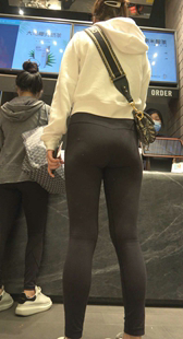 瑜伽翘臀小姐姐你行你来