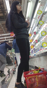 超市黑裤美少妇视频
