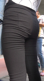 紧身大PP打底等公交