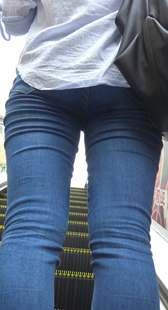 街拍蓝牛小少妇逛街