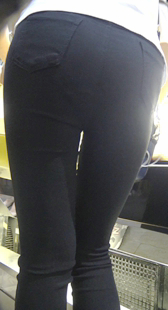 超市极品丰臀大美女