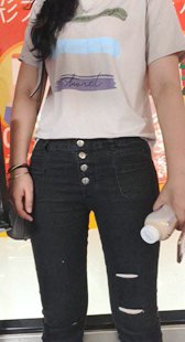 极品打底大宽臀三位美少妇