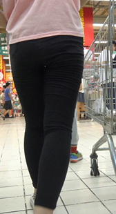 超市打底少妇保养好