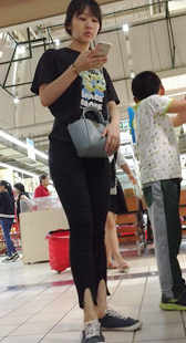 极品打底大屁股美少妇