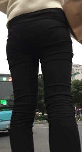 公交站黑裤少妇三角区