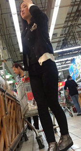 极品黑裤翘臀美女