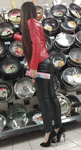 极品皮裤翘臀大骚货