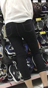 超市紧身黑牛大PP妈咪第一季