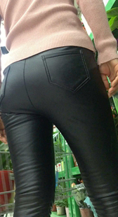 极品皮裤紧臀小少妇