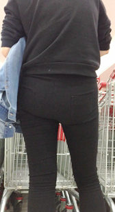 超市打底裤大宽臀少妇