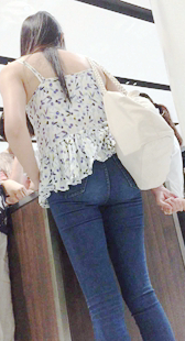 商场极品牛仔巨臀大美女