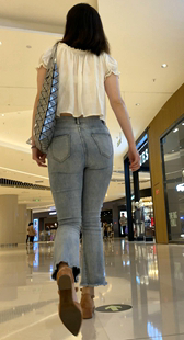 性感灰牛仔饱满苹果臀保养好