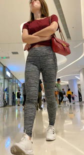 紧身包臀瑜伽裤小姐姐