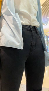 性感黑裤美女突起性感三角区