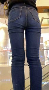高挑超紧牛仔饱满丰臀少妇