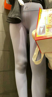 超紧瑜伽裤紧臀金三角小姐姐