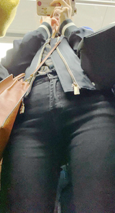 黑牛仔苹果臀深沟金三角少妇