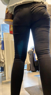 高挑黑裤紧臀紧内痕少妇