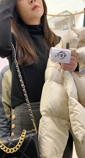 灰牛仔苹果臀长发大美女