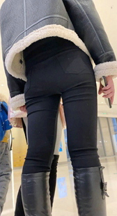 性感打底裤饱满大宽臀美女