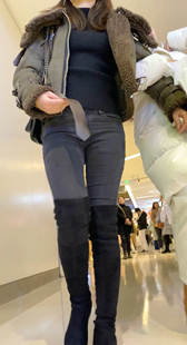 灰牛仔饱满丰臀长发美女