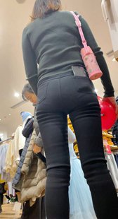 性感打底裤胸器美女妈咪