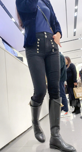 性感黑裤大宽臀胸器少妇