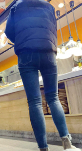 紧身包臀蓝牛紧臀眼镜妹