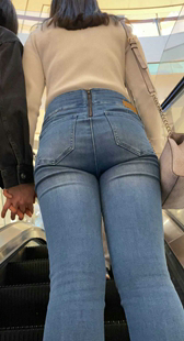 性感牛仔宽臀高挑小姐姐