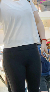 紧身瑜伽圆润翘臀少妇