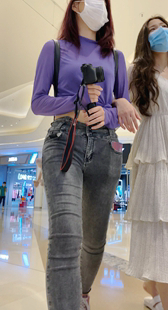 商场包臀灰牛仔小姐姐