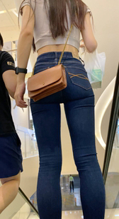 性感牛仔圆润翘臀女神