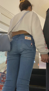商场牛仔裤大号PP妹子