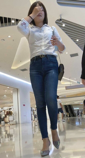 商场高跟蓝牛紧臀小少妇