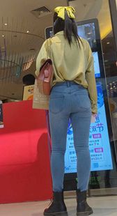 商场紧身蓝牛大臀重口味